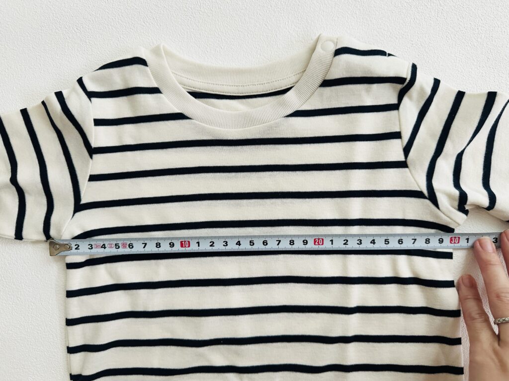 ユニクロ長袖Tシャツ80身幅